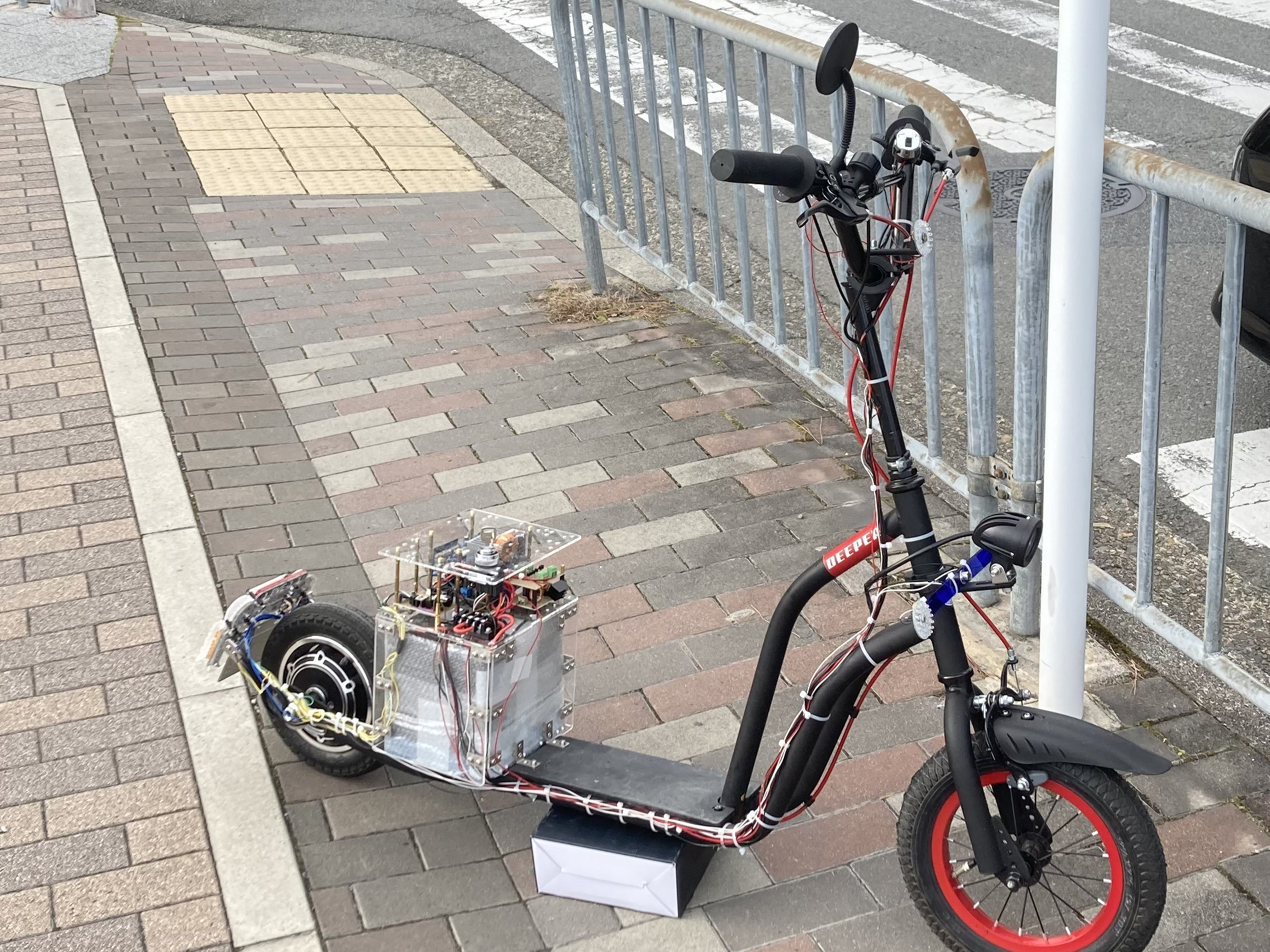 金閣寺門前にて